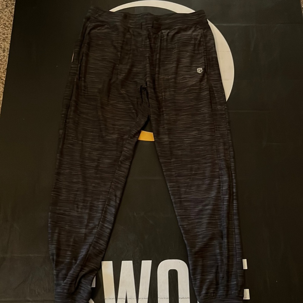 Born primitive rest day joggers small